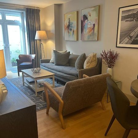 2 Bedroom Apartment just off Kings Road Londen Buitenkant foto