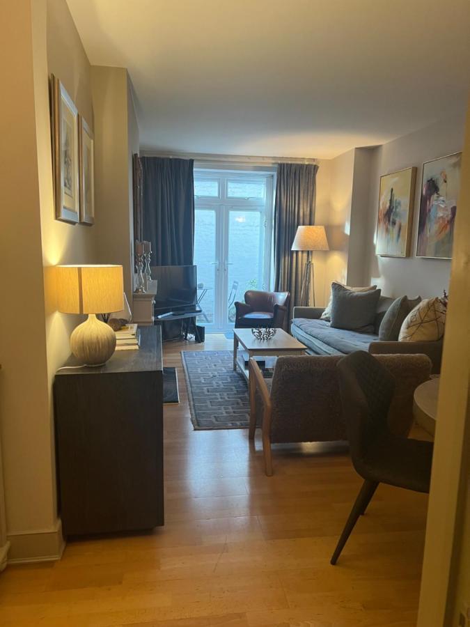 2 Bedroom Apartment just off Kings Road Londen Buitenkant foto