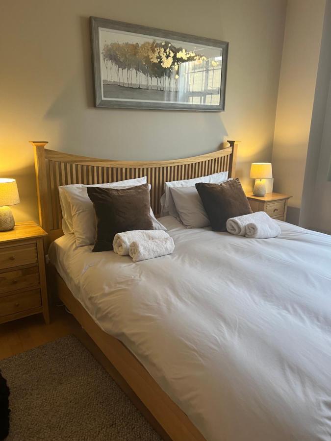 2 Bedroom Apartment just off Kings Road Londen Buitenkant foto